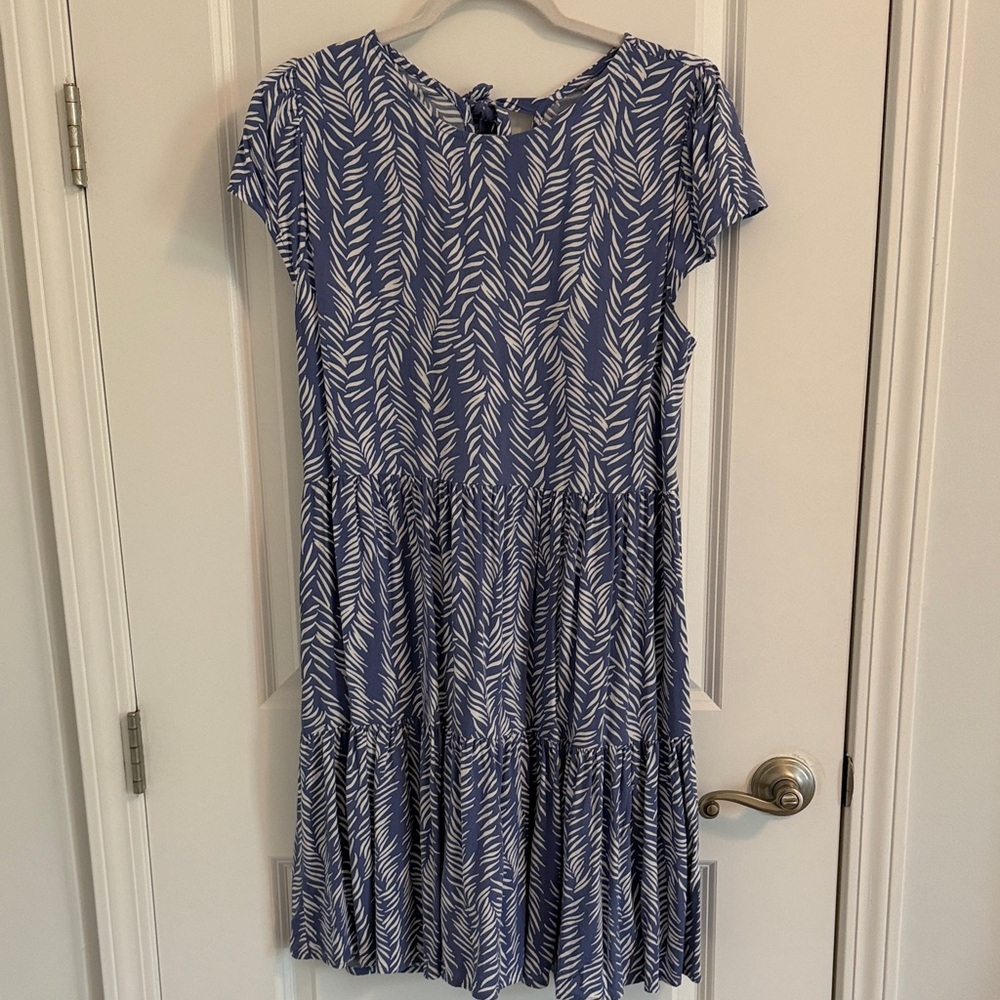 VENUS Blue and White Leaf Print Midi Dress